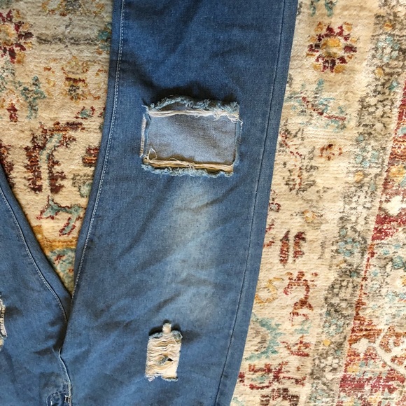 High-waisted Distressed Jeans - Picture 8 of 12